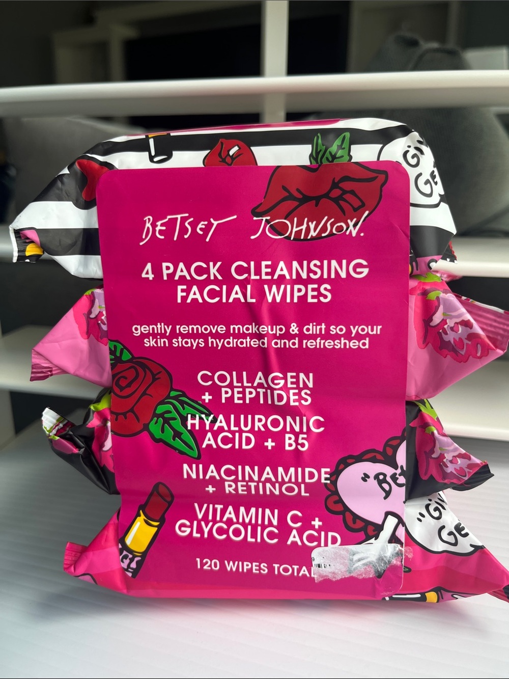 💋 Betsey Johnson 4 Pack Cleansing Facial Wipes 120 Count Beauty Set